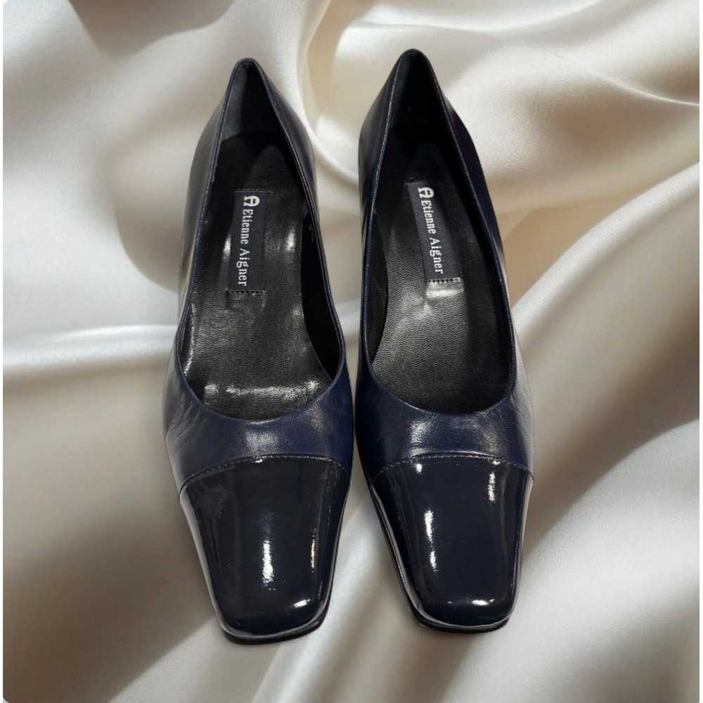 Vintage Etienne Aigner Navy Leather Cap‎ Toe Heels 7.5M – 90s Minimalist - Picture 2 of 6